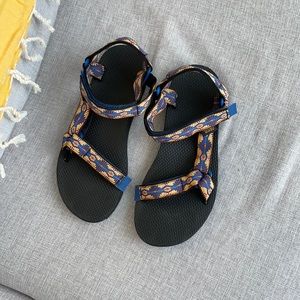 Women’s original Teva’s size 8